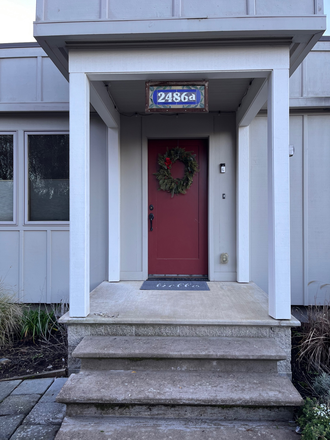 Front Porch - College Hill Cottage Rental