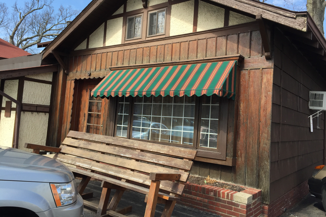 Exterior - 230 LITTLETON STREET NEW LISTING ONE BEDROOM  FULLY FURNISHED 3 BLOCKS FROM CAMPUS