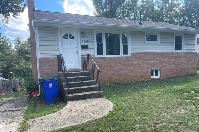 outside street view - Spring Sublet - bedroom in a house close to campus