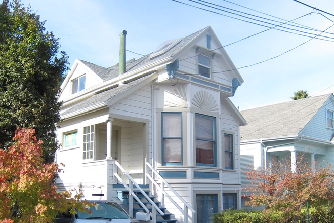 Exterior - Berkeley Bowl Victorian Flat 3 bed / 2 bath Apartments