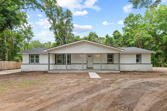 EXT VIEW - House-sharing Opportunity in Mount Pleasant