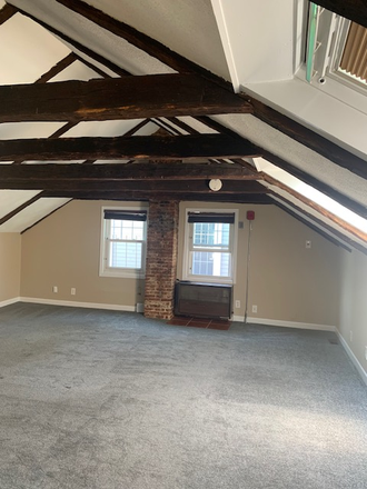 living area - Spacious studio apartment, heat & hot water included, off street parking, Fox Point
