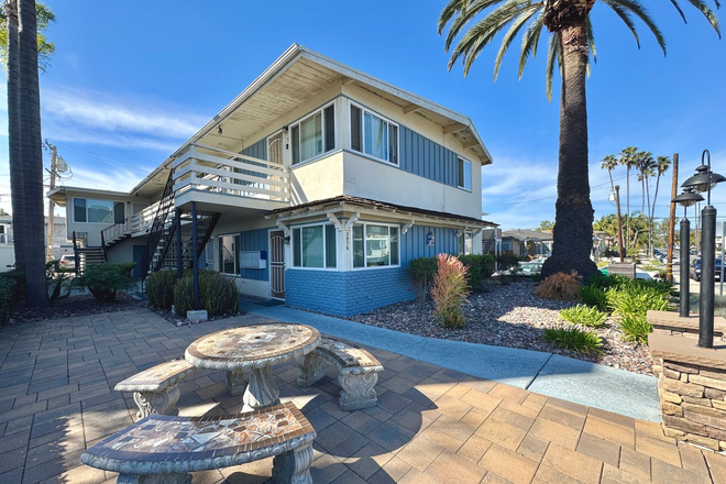  - STUDIO APARTMENT AVAILABLE NEXT TO MISSION BAY! $1,845/month!