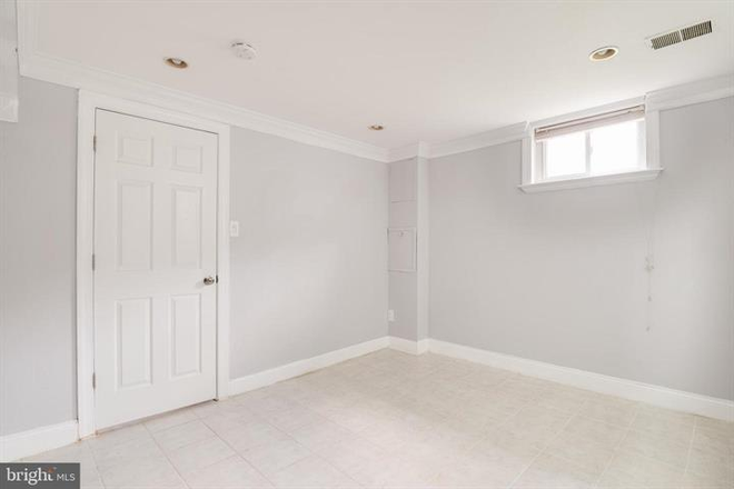 bed - Newly Renovated Huge House!