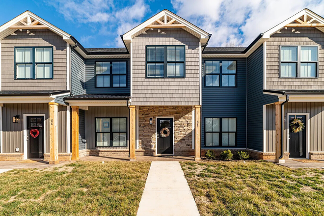 Front View - Sunburst Villa Townhome,  10 minutes to LU Campus