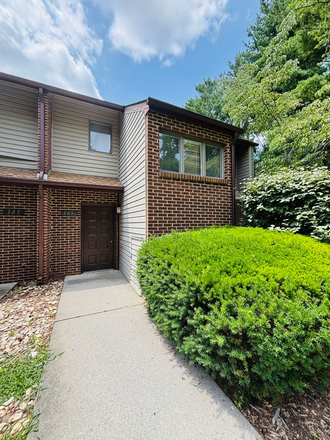  - 3 Bedroom 2.5 Bath Townhouse
