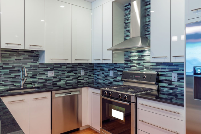 Kitchen - BU CENTRAL LUXURY APT