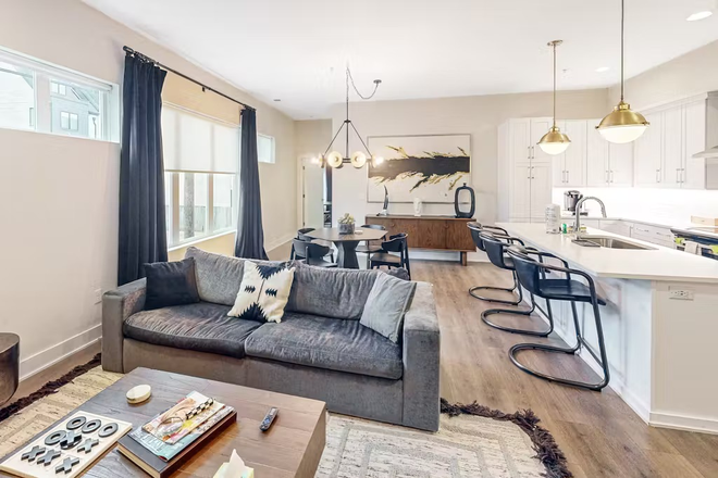 Living room - 119 Mason Ave, Unit 203 Apartments