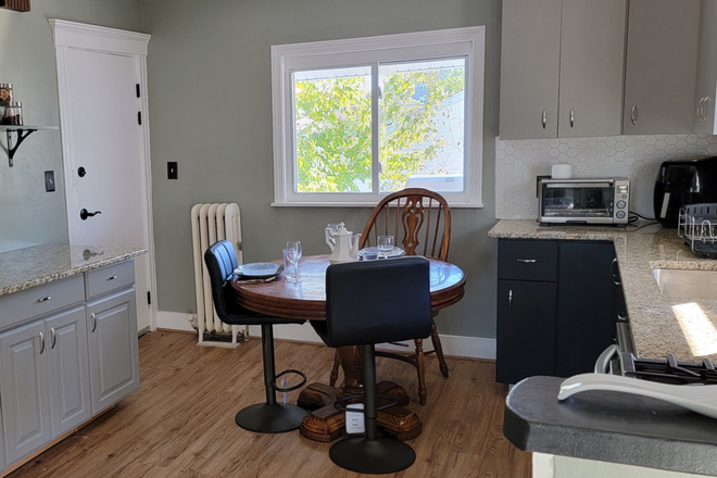 Kitchen with space for table - Bright 2 Bed/1 Bath near BEACH