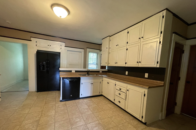 Kitchen - 66 Old Amherst Road House