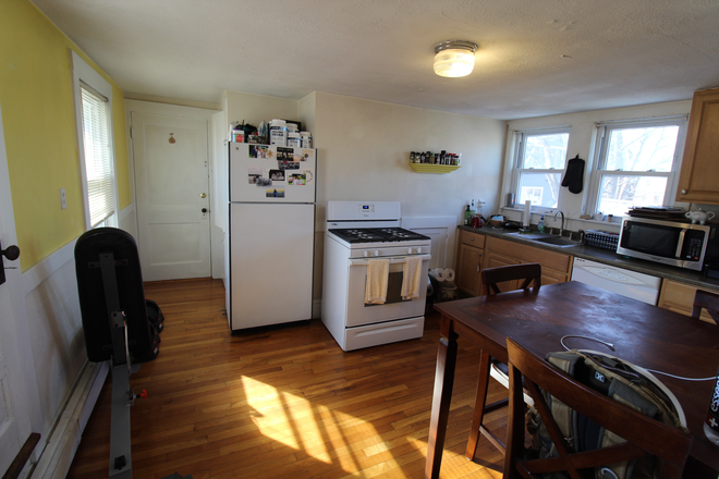 1 - Cozy top floor Davis Square apartment