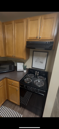 Kitchen - 8 1/2 Canal