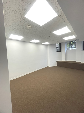 Bedroom - Kenmore Sq 2 Bed Comm Ave Apartments