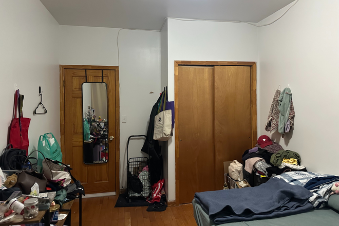 Bedroom - Private room in sunset park- Female only Townhome