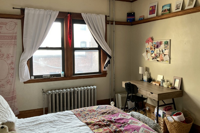 Bedroom - 4 Bed Available 9/1/26! *CONTACT NOAH 603-470-8181