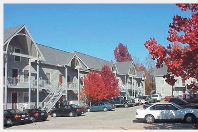 Campus Courtyard at West Glenn.  Two bedroom, two bath. - Campus Courtyard at Glenn, 331 West Glenn Avenue, need male for 1 BR/1BA of a 2BR/2BA apartment