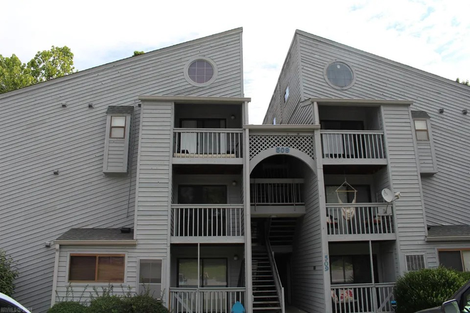 Ground floor so no stairs necessary to access unit - Sunridge Drive Private Studio, Close to Campus