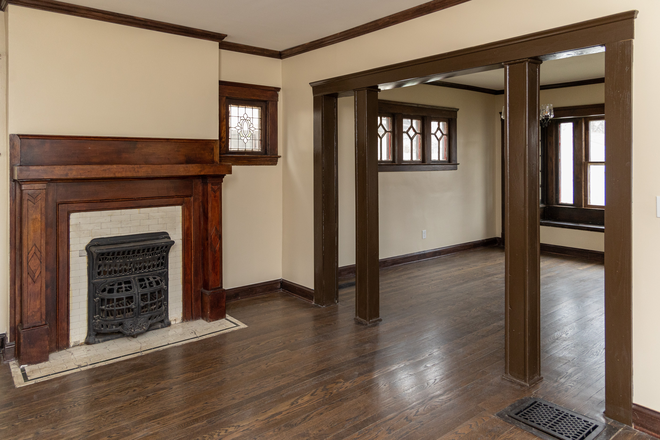 Living Room - Charming house in University Circle