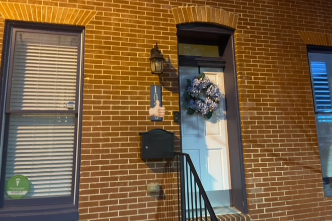 House front - 3/3.5 Private Bed + Bathroom. Walk to Johns Hopkins East Baltimore