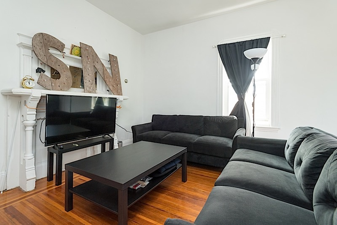 . - Spacious 4-Bed, 1-Bath