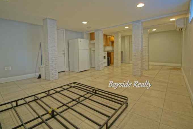 living - No Fee ! grweat location! garden level, private entrance. Harvard , redline Apartments