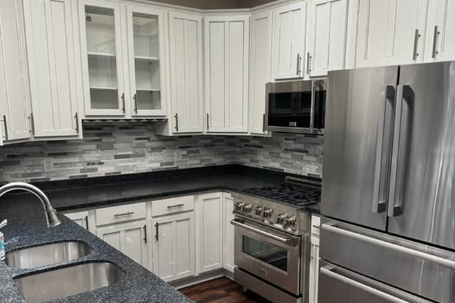 Kitchen; Keurig and Pampered Chef Mixer included. - Peaceful, Spacious Knoxville-themed Room in Gorgeous 2 Bedroom Condo