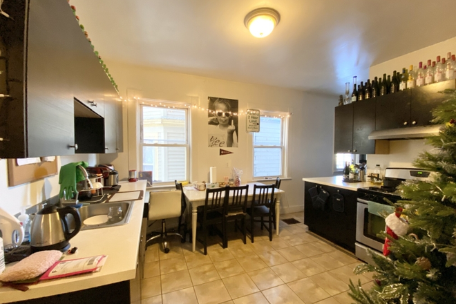 x - Renovated 4 Bed | Pet Friendly | Great Value | 9/1 Apartments