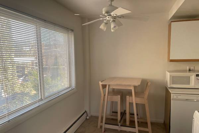 Dining - Fox Hall Apartments