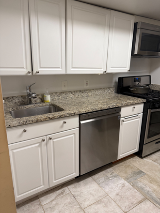 Kitchen - 7-minute walk to Metro Station - Student-Friendly! Duplex