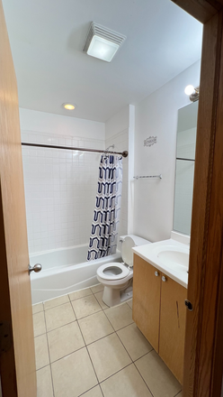 bathroom - 3B/2B 515 Maplewood #2 Chicago IL 60612 Apartments