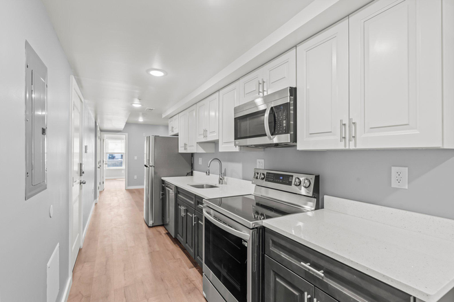 Kitchen - 1840 N Bouvier St #1