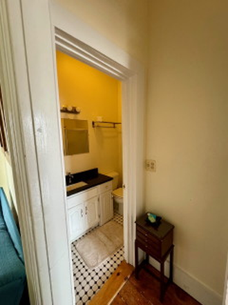 Tiles bathroom with shower - Central Square studio fully renovated, furnished: all utilities included Apartments