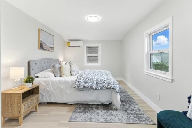 Bed 4 - LUXURY 4 BED 3 BATH NEAR TUFTS Apartments