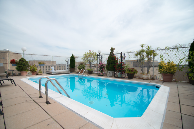  - Walking distance GW, Georgetown, Great price.Mint. Amenities. Ideal med,