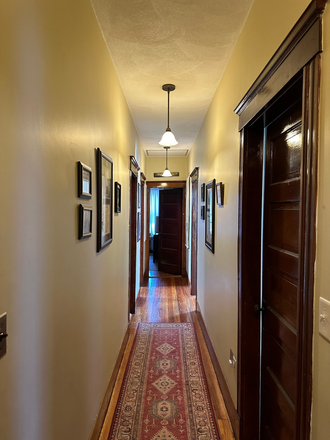 Entrance Hall - Inman Square, Cambridge Two Bedroom Apartment