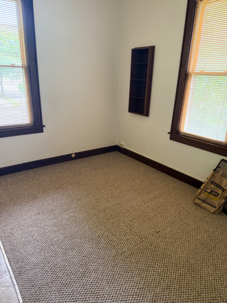 Living Room - 1 bedroom 1 bathroom apartment close to campus