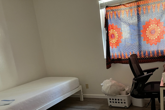 Bedroom - Northside Summer Sublet
