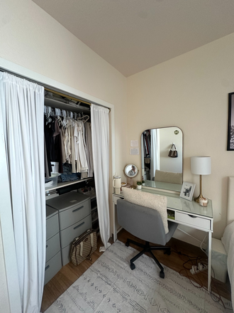 Bedroom for rent - The Block Apartments