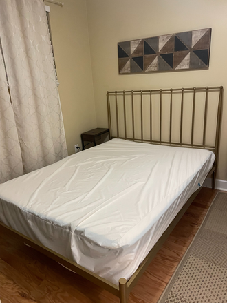 Queen bedroom - Feb 1st Fort Hill Furnished Room for $1250/mo (inc. utilities+wifi) Condo