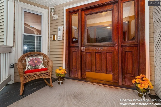 Front door - Looking for 3 roommates for the 2026-2027 school year! Apartments