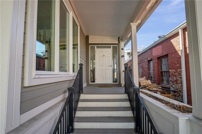 183 Angell - 3 Bedr. 2nd Fl. 183 Angell St. Next to Sci Li Apartments