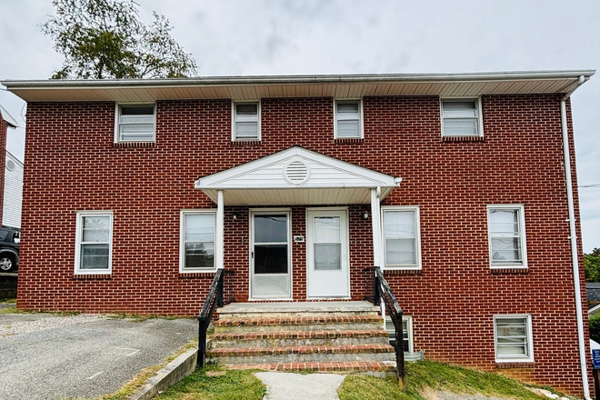  - 2 Bedroom, 2 Bath Townhouse