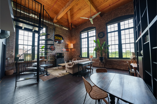 living room 1 - CABBAGETOWN LOFT FURNISHED