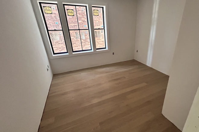 . - BEAUTIFUL 2.5 BED WITH IN-UNIT LAUNDRY, NO BROKER FEE, AVAIL 8/1/2026!! Apartments