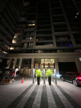 Courtyard Entrance - Spacious fully furnished all inclusive studio apartment for rent in downtown Toronto