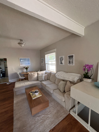 Living room - Grey Goose - Fourstar Reality