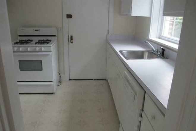 Call call or text Arezou at 617-584-7817 - Huge 3 bed 1.5 bath in Harvard sq.!!***NO BROKER FEE*** Apartments