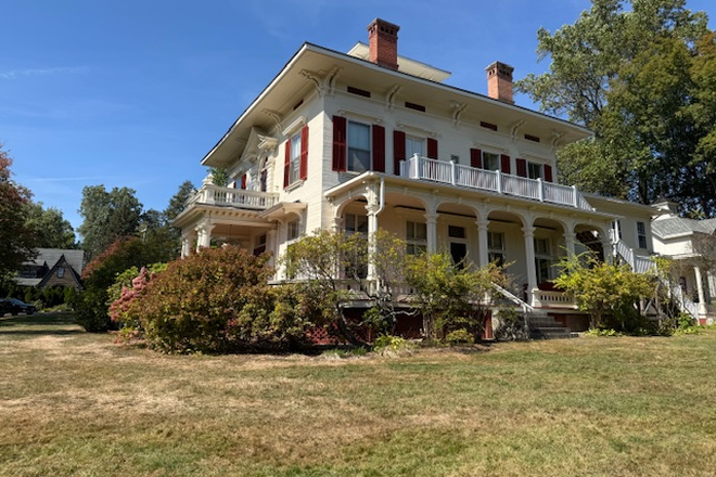 Exterior - 35 Triangle Street Apt. #3 - 1-Bedroom/No Undergrads