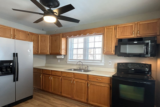 Photo - Cute Brick House in Cove Creek Area