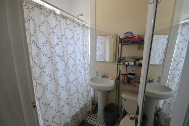 20 Hemenway St - Spacious studio Available 9/1/24 Apartments